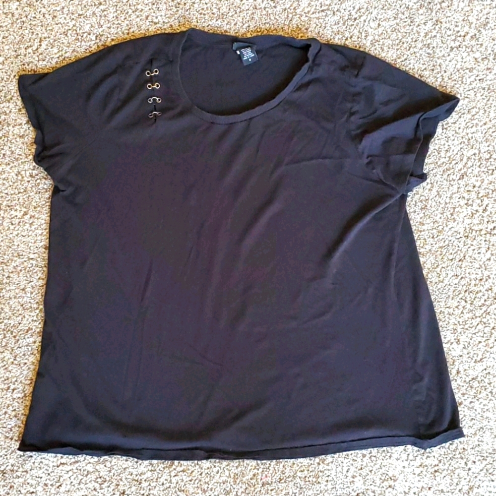 Torrid black top